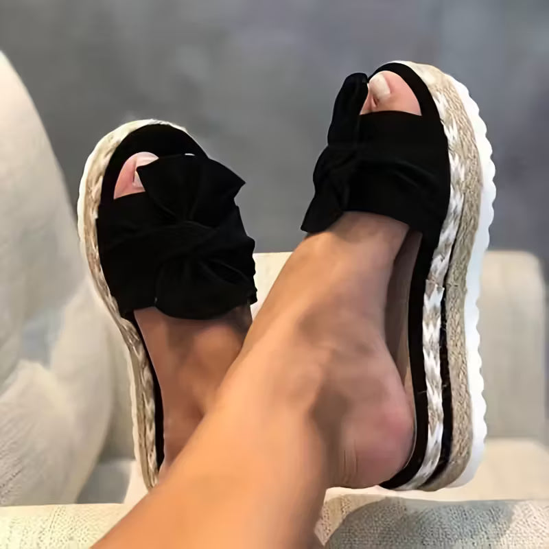 Bowie Bow Platform Slides – The Sandal That Upgrades Every Summer Outfit Instantly