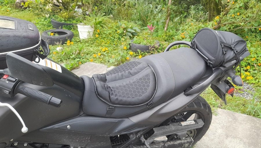 Rider using the gel cushion